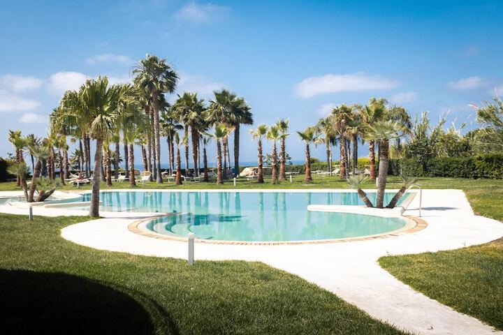 Pool 33 of 107