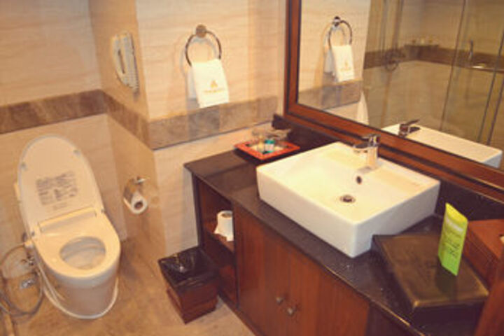 Room 10 of 92