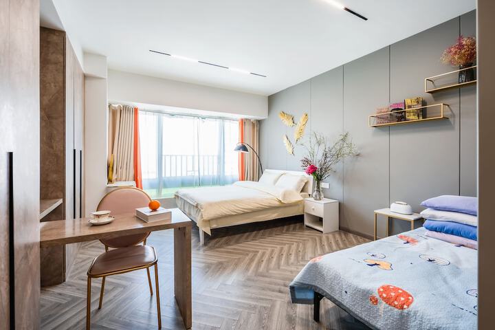 Room 6 of 65