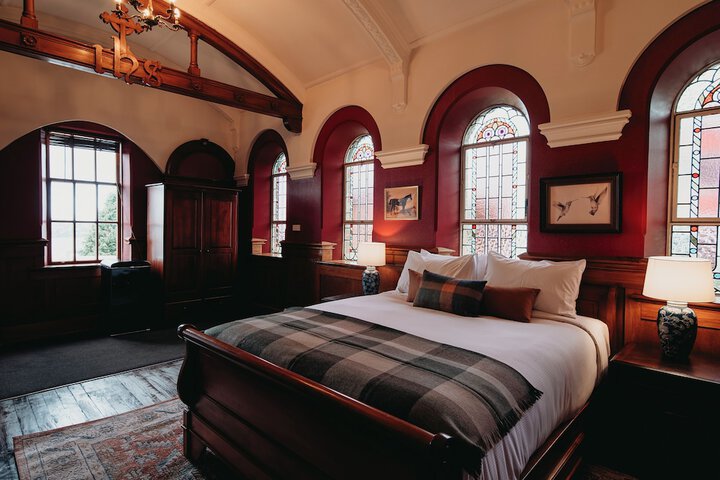 Room 6 of 30