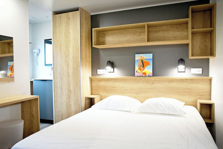 Room 17 of 85