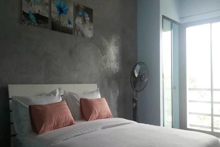 Room 7 of 40