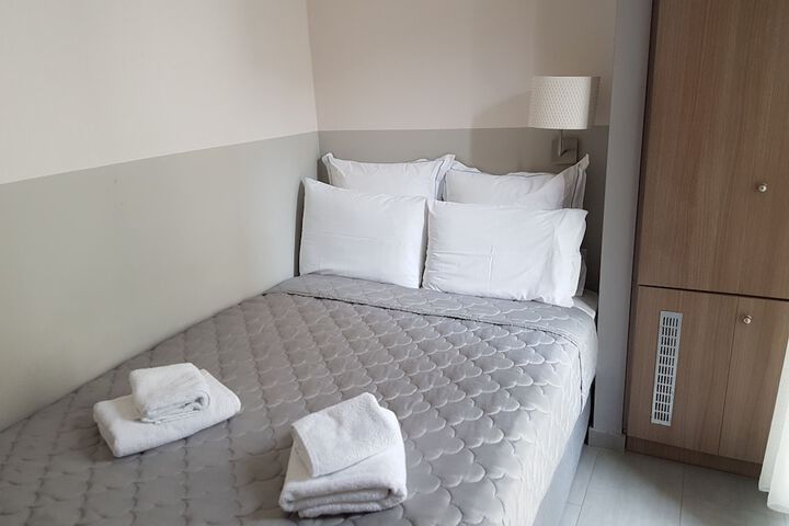 Room 12 of 36
