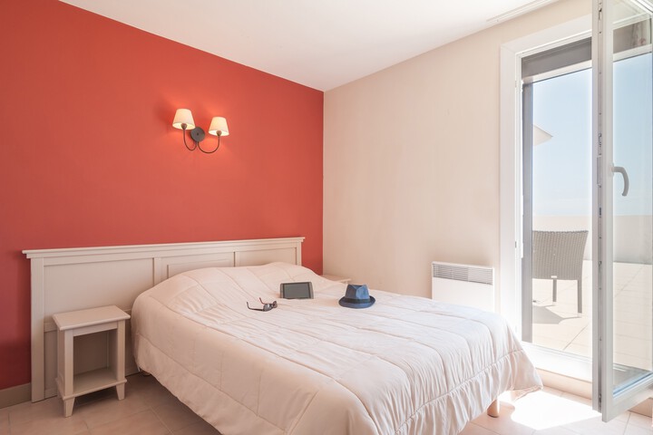 Room 6 of 34