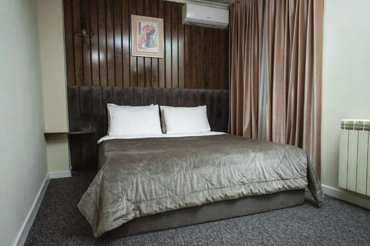 Room 18 of 29