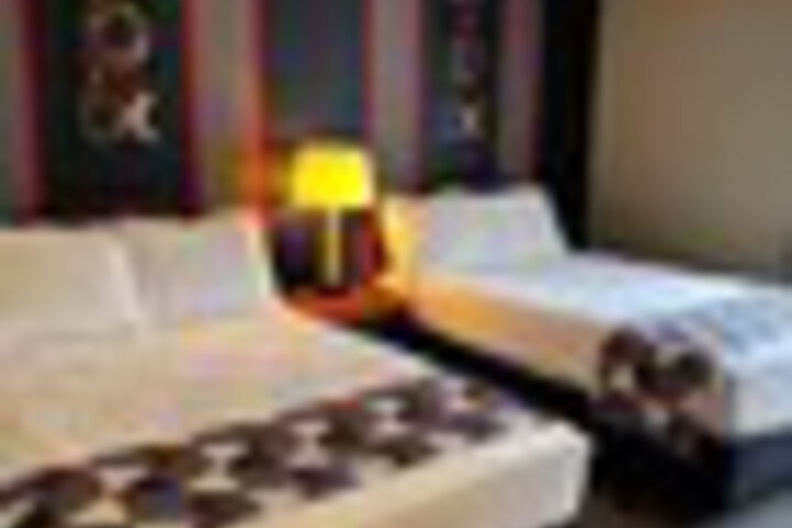 Room 104 of 390