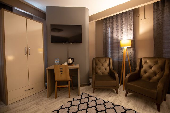 Room 16 of 24
