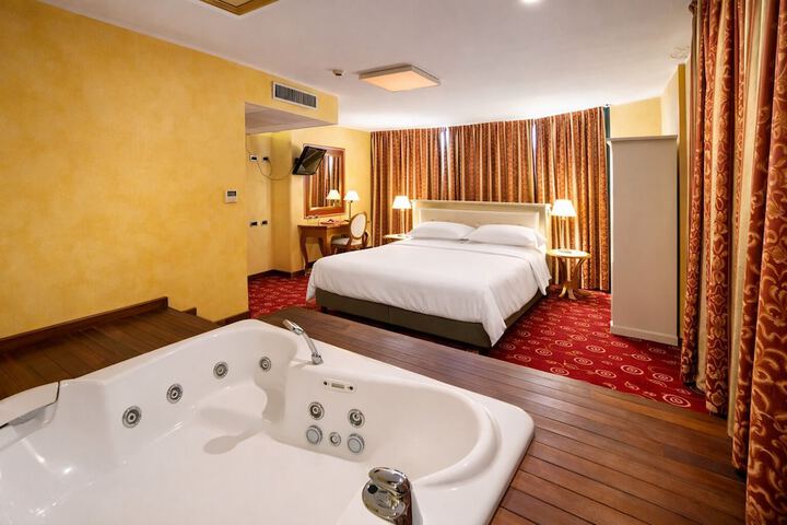Room 29 of 51