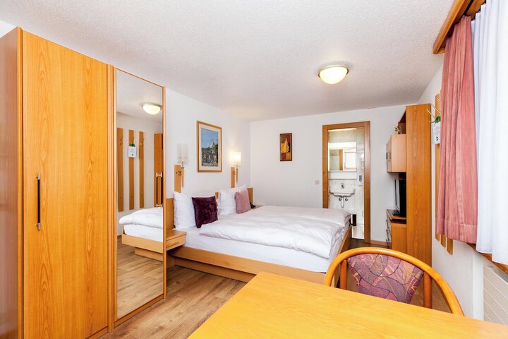 Room 49 of 111