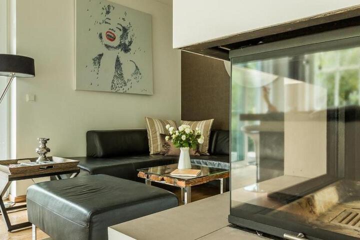 General 4 of 26