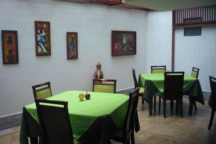 Dining 46 of 54