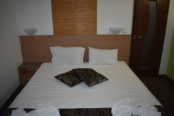 Room 10 of 20