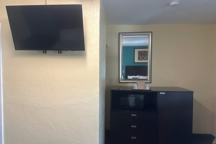 Standard Double Room (2 of 10)