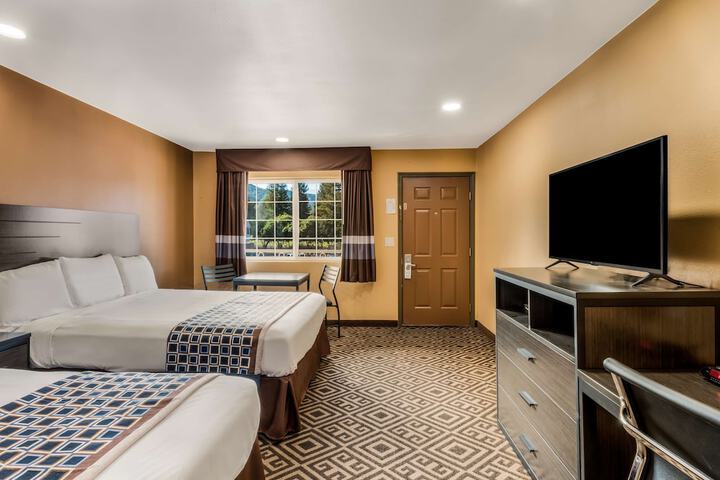 2 Double Beds (2 of 7)