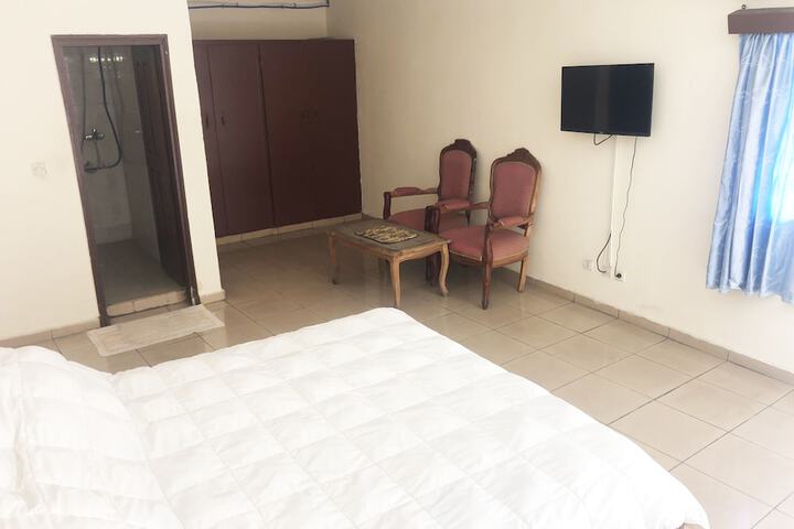 Room 8 of 13