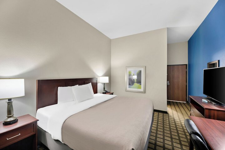 Room 14 of 38