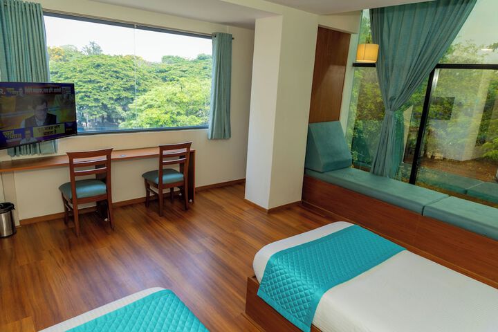 Room 6 of 21