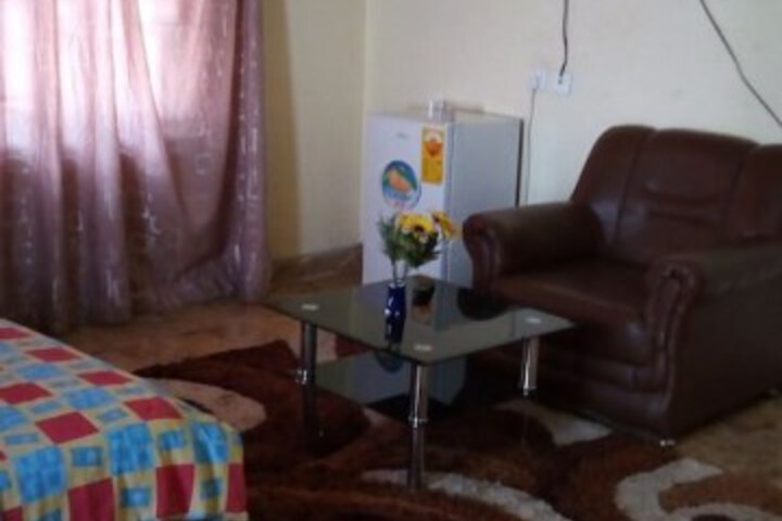 Room 7 of 16