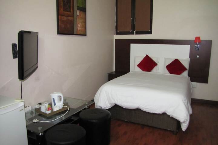 Room 6 of 38