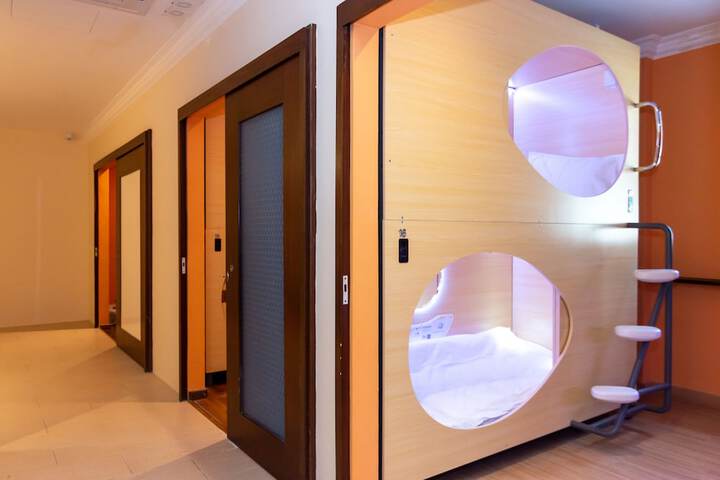 Room 13 of 24