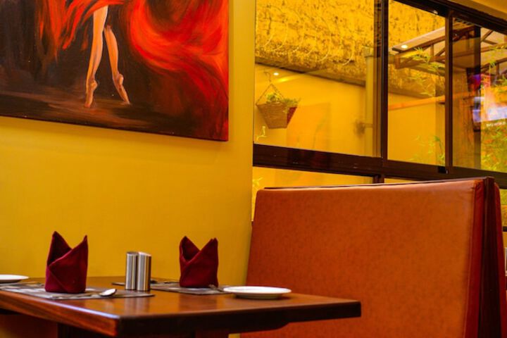 Dining 30 of 40