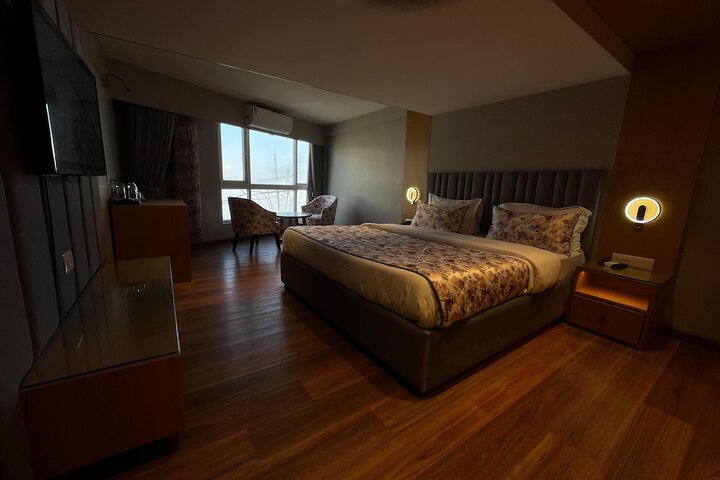 Room 17 of 34