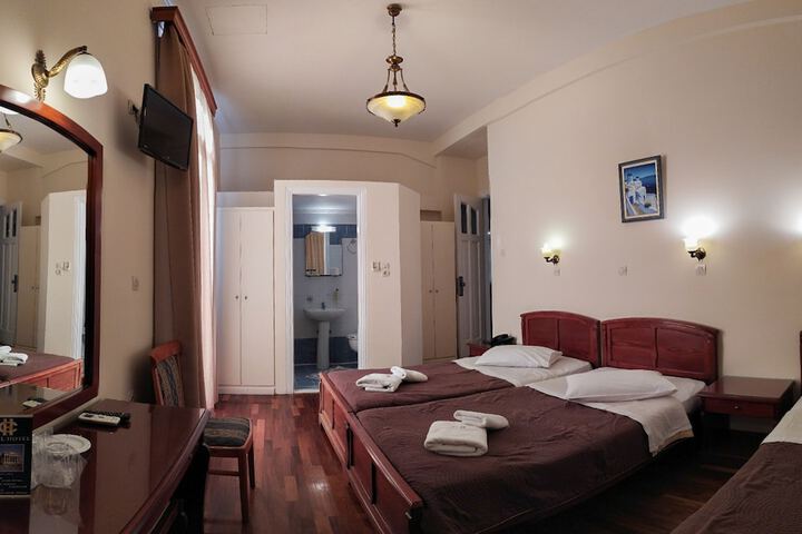 Room 43 of 152