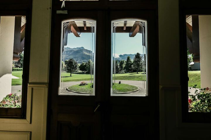Entrance & Lobby