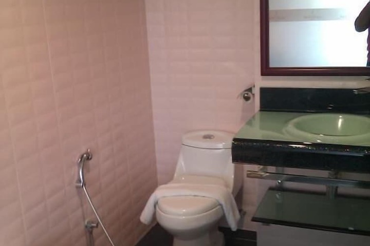 Room 16 of 20
