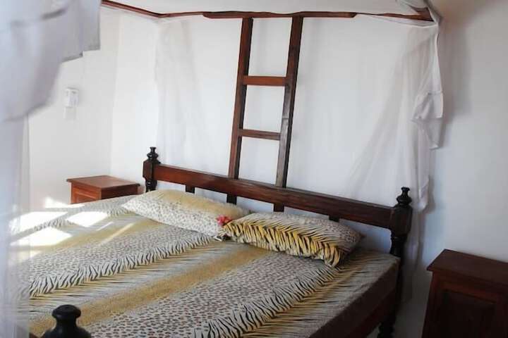 Room 3 of 47