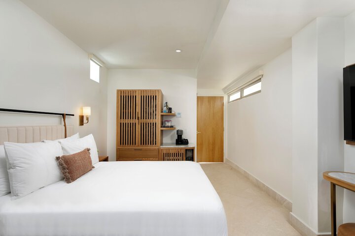 Room 11 of 62
