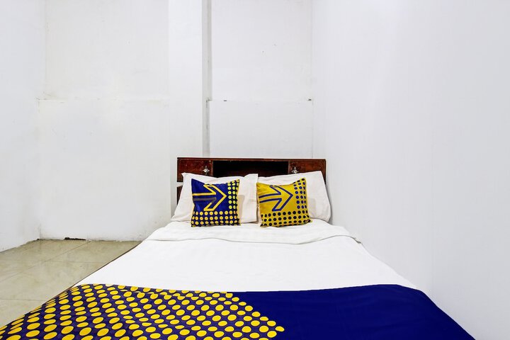 Room 10 of 27