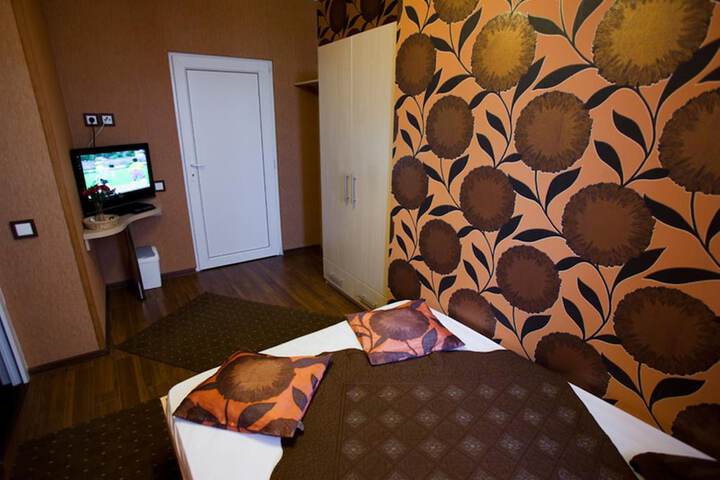 Room 44 of 65