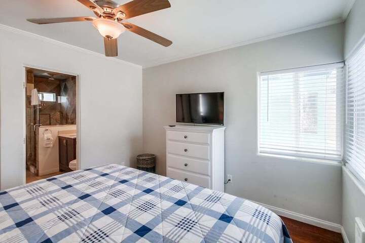 Room 6 of 24