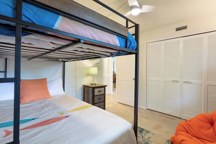 Room 4 of 43