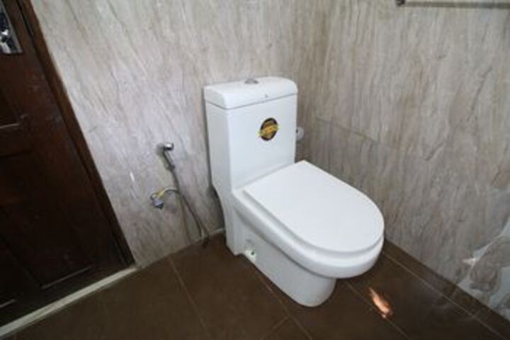 Room 2 of 28