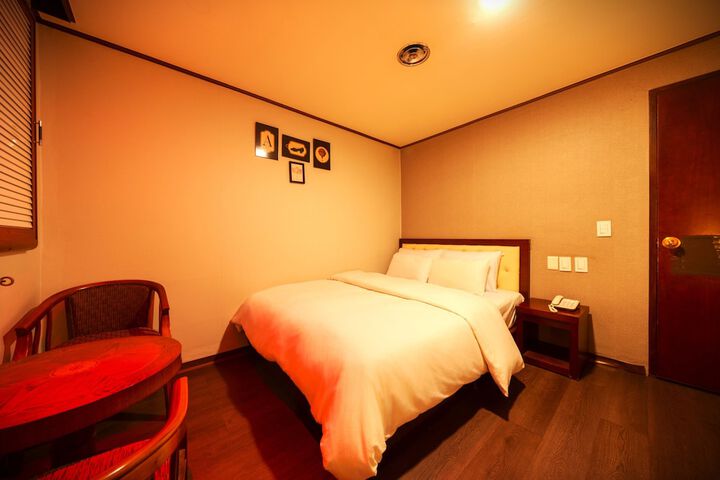 Room 7 of 22