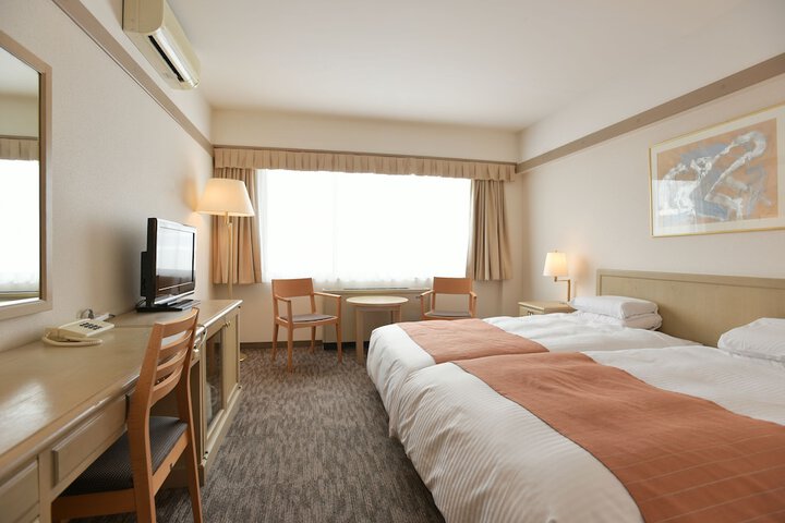 Room 3 of 24