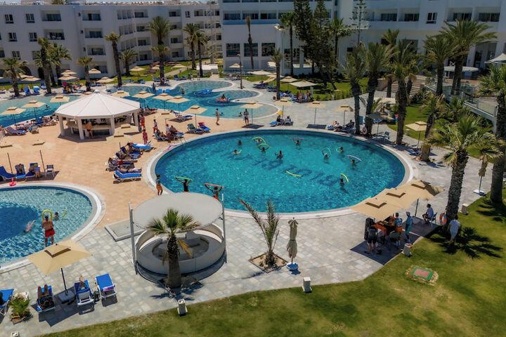 Pool 21 of 42