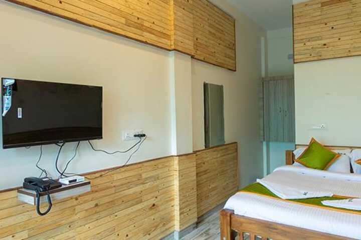 Room 9 of 50