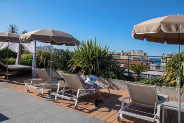 Sundeck 81 of 86