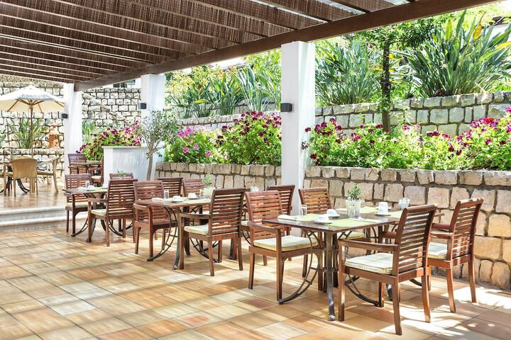 Dining 143 of 184