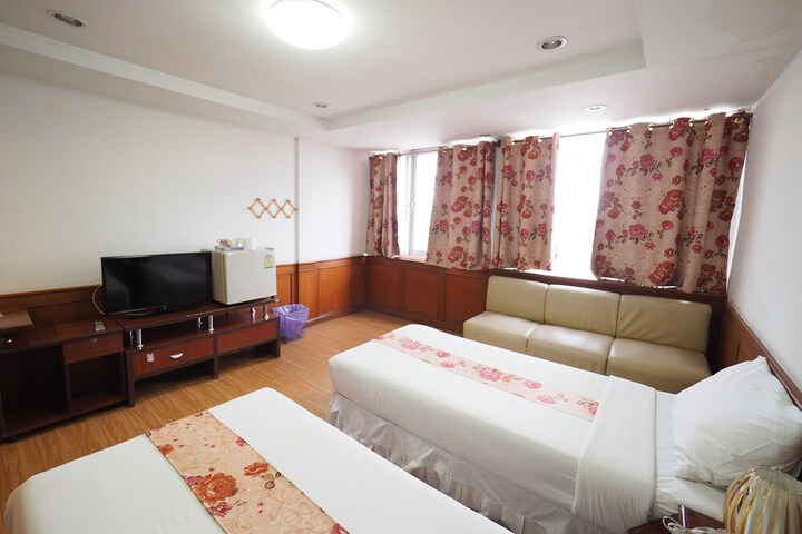 Room 12 of 46