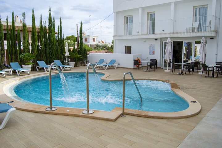 Pool 43 of 86