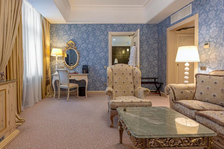 Room 114 of 339