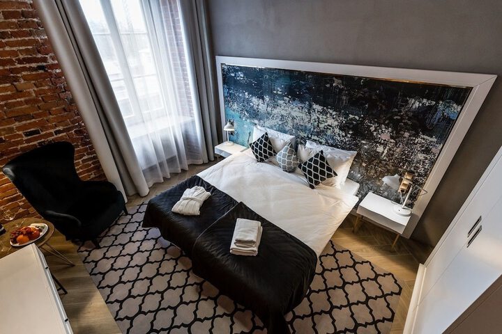 Room 4 of 40