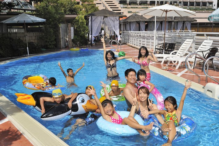 Hotel Pool