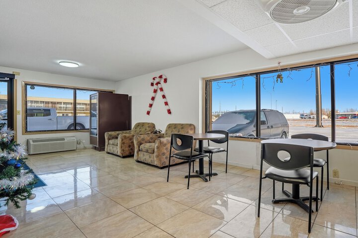 Entrance & Lobby