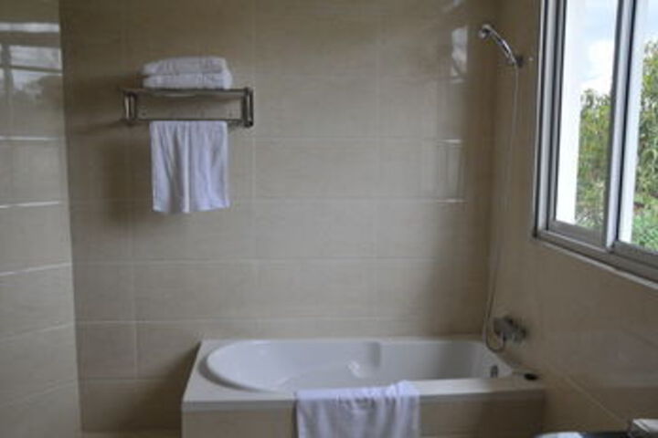 Room 3 of 31