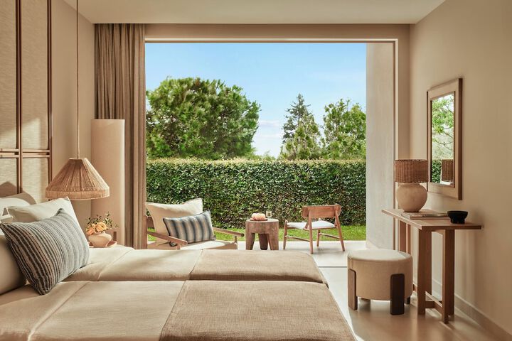 Room 21 of 611